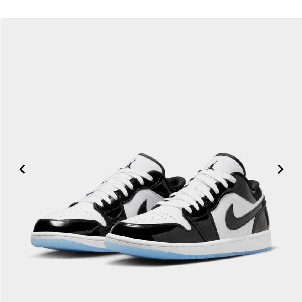 Nike Black and White Women's Sneakers